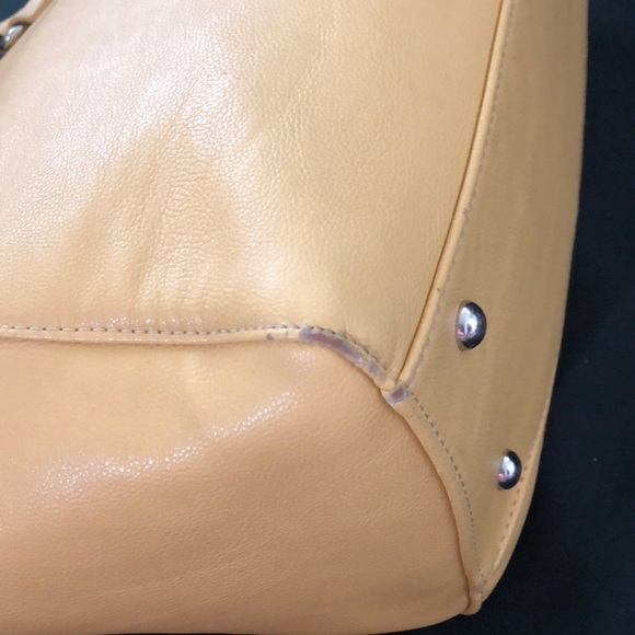 “C” yellow color shoulders Bag - Picture 14 of 14